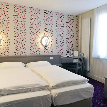 Relais Du Pré Hotel 3*